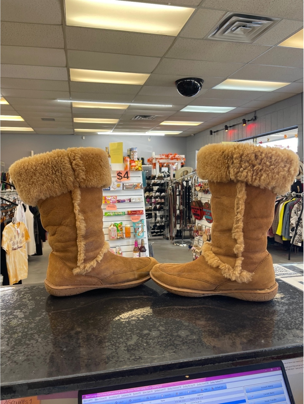 Born Women's Shearling Lined Tan Suede Winter Boots Size 10 - Picture 4 of 6